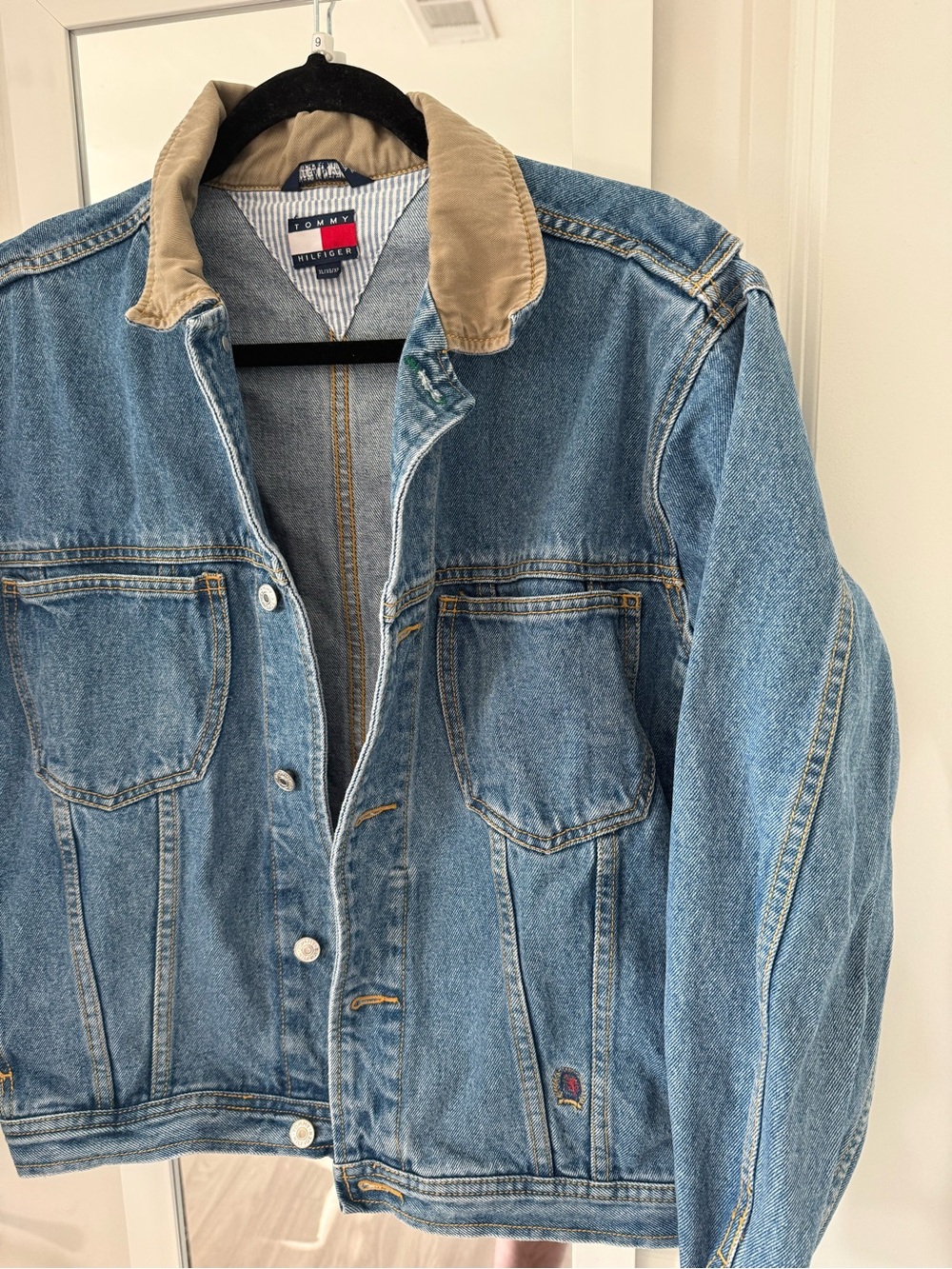 Tommy Hilfiger Women’s Vintage Denim Jacket with Corduroy Collar – XL - Picture 4 of 5